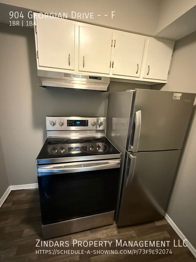 Building Photo - 904 Georgian Dr