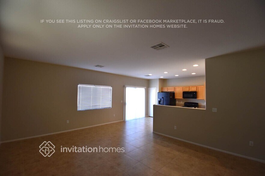 Building Photo - 528 E Riding Crop Ave