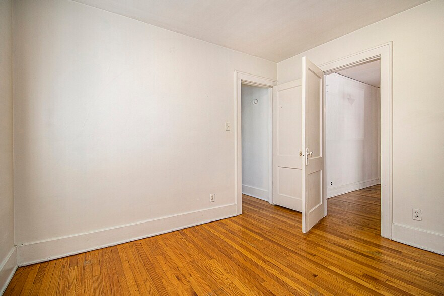 Building Photo - 318 W Marion St