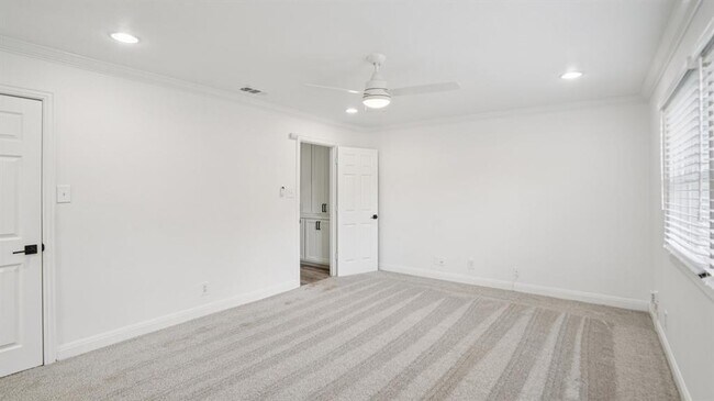 Building Photo - 3855 Crest Cove Cir