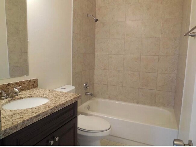 Building Photo - 913 Meadows Cir
