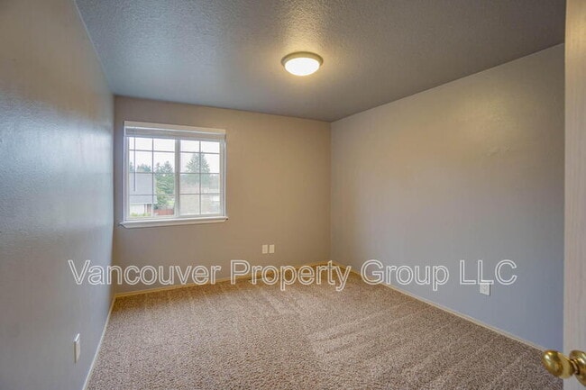 Building Photo - 5606 NE 48th Ave