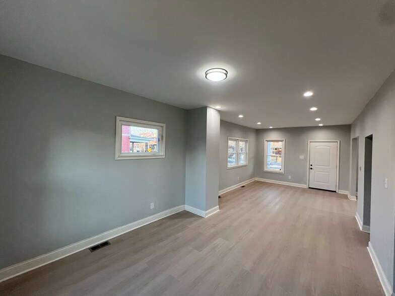 Building Photo - 4086 Montgomery St