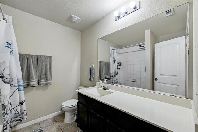 Building Photo - 409 Libani Ln