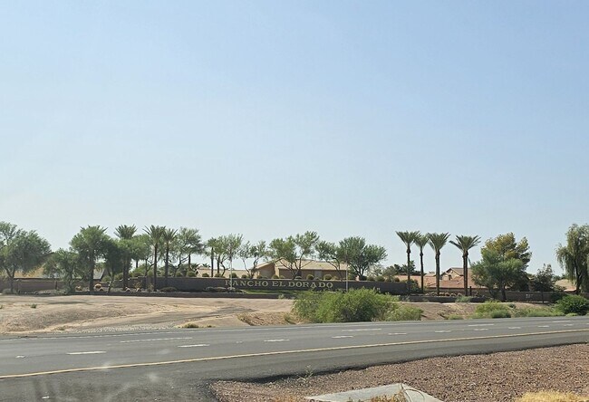 Building Photo - 42804 W Sunland Dr