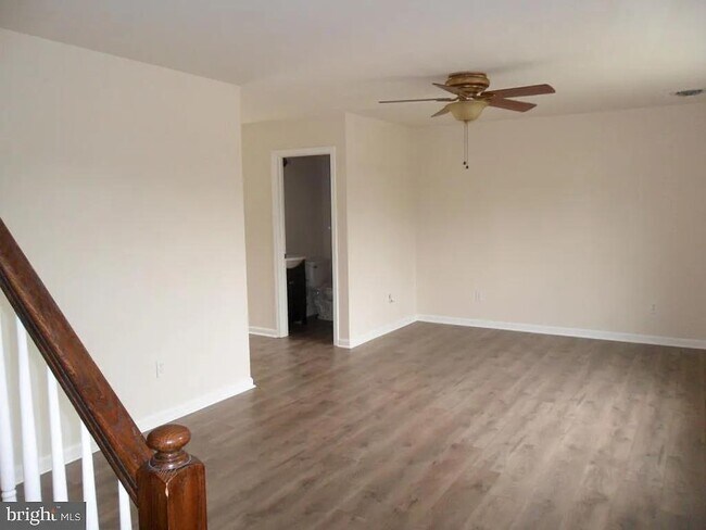 Building Photo - 142 Sable Dr