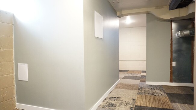 Building Photo - 1114 15th St NW