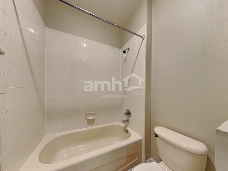 Building Photo - 461 Misty Oaks Run