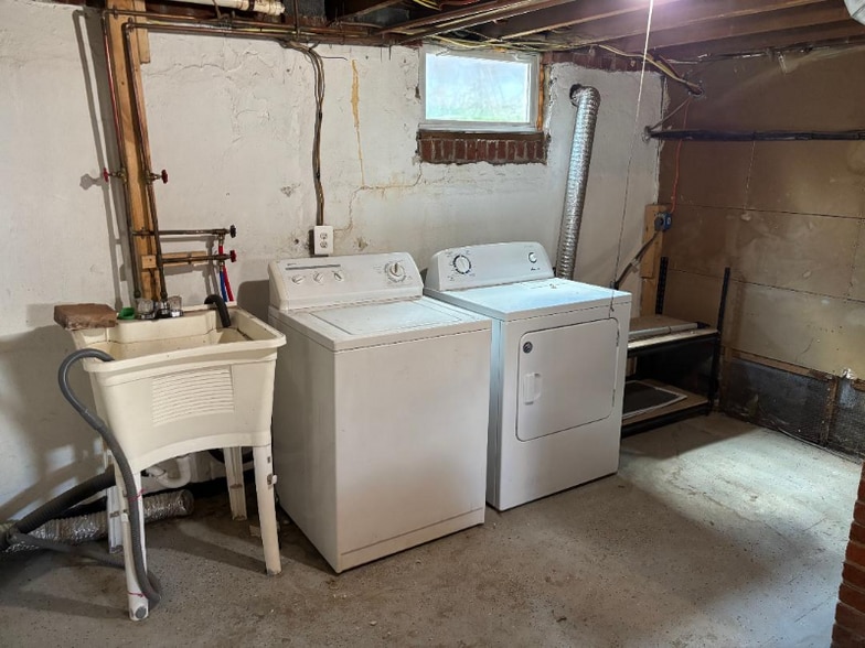 Building Photo - 436 Action St