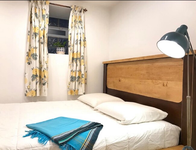 Building Photo - 1845 N Wilmot Ave