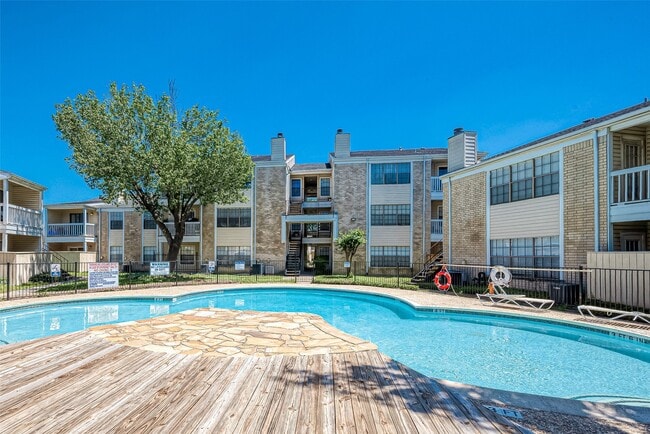 Building Photo - 2750 Holly Hall St