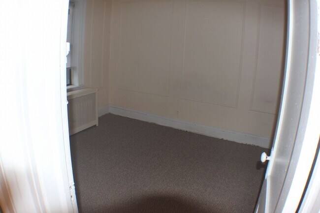 Building Photo - 305 Milburn Ave Apt 9 - 1 Bdrm Lyndhurst