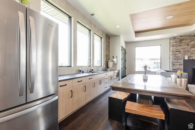 Building Photo - 413 S 1540 E