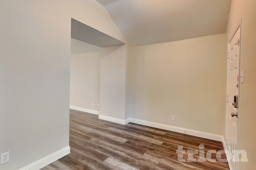 Building Photo - 12608 Summerwood Dr
