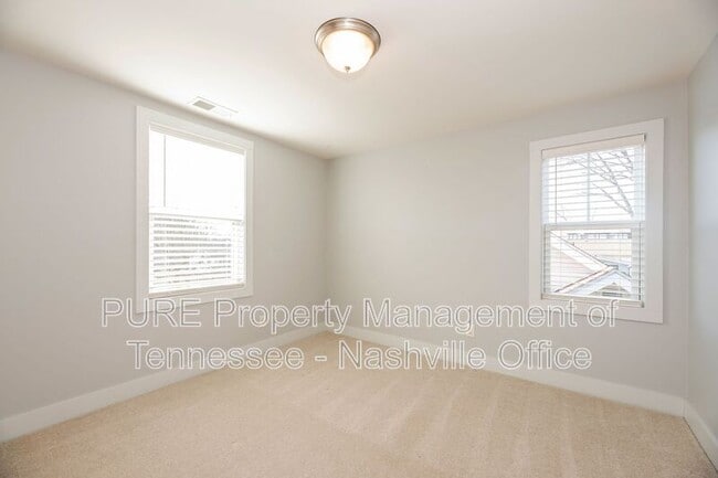 Building Photo - 919A Cahal Ave