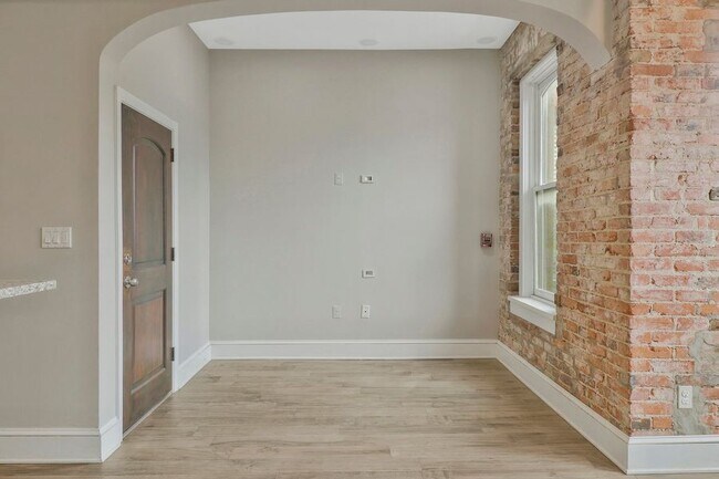 Building Photo - 1227 15th St NW
