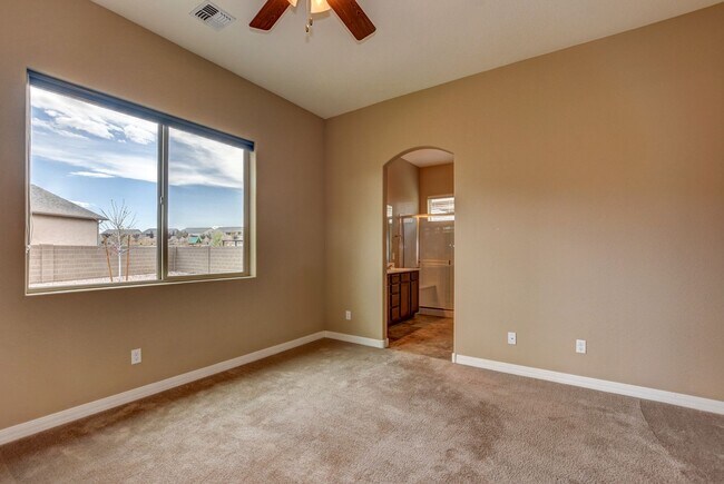 Building Photo - 3 Bed 2 Bath Home with 2.5 Car Garage for Rent in Granville!