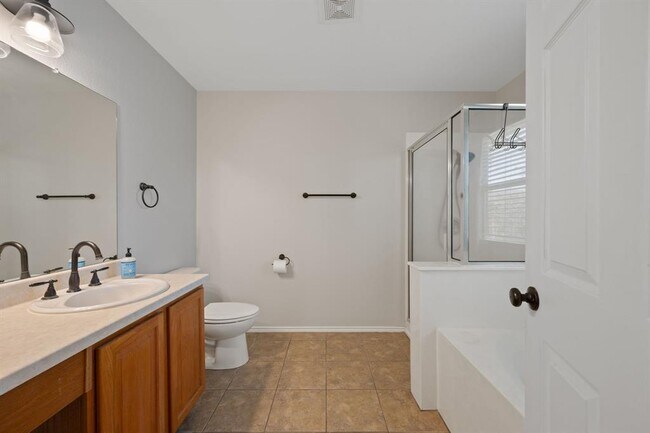 Building Photo - 108 David Dr