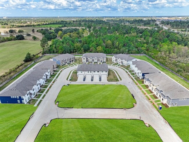 Building Photo - 2230 Memory Oaks Dr
