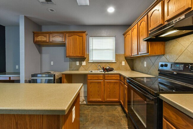 Building Photo - 5303 Western Swing Ct