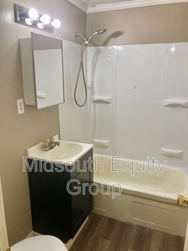 Building Photo - 127 Northside Ave