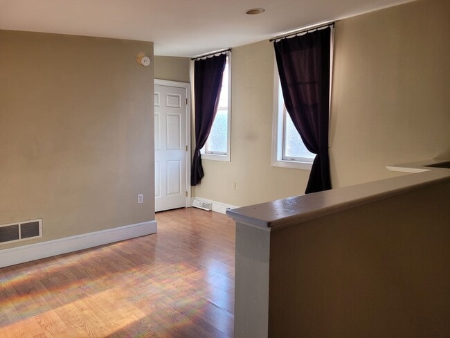 Building Photo - 3 N Washington St