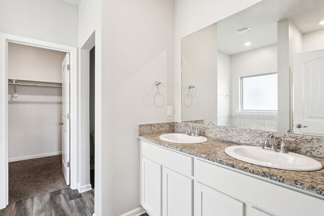 Building Photo - 4-Bed, 2-Bath Home in Slidell – Move-In Re...