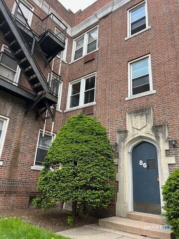 Building Photo - 86 Grove St