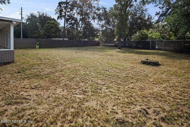 Building Photo - 7650 Cranberry Ln S