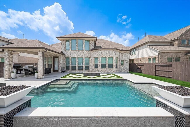 Building Photo - 12115 Ballshire Pines Dr