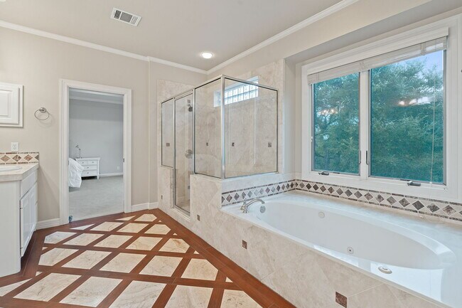 Building Photo - 6636 Dogwood Creek Dr