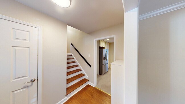 Building Photo - 2844 Goneaway Rd