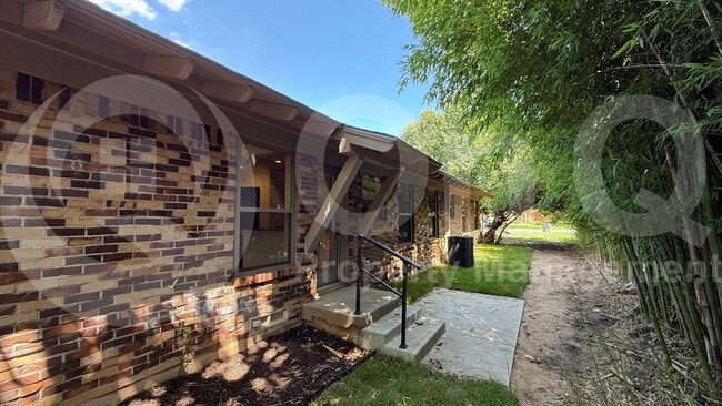 Building Photo - 9351 Angora St