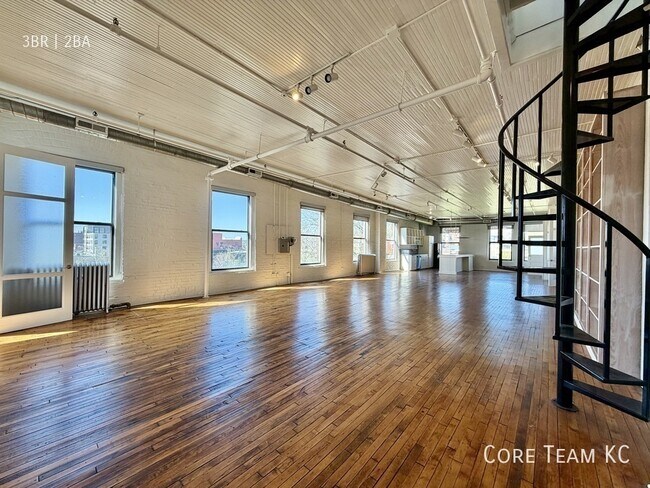 Building Photo - 1800 Central St