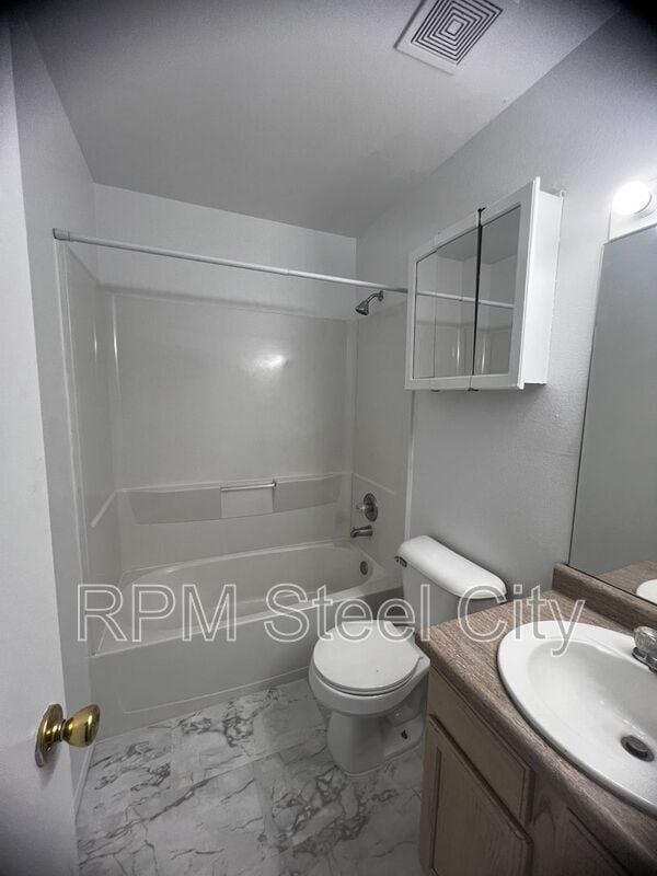 Building Photo - 4908 Prospect Dr