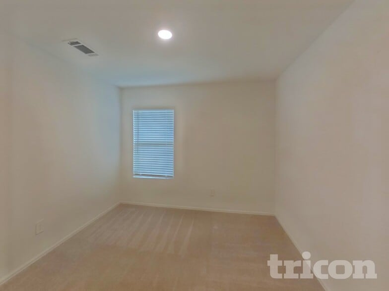 Building Photo - 17527 Grand Fir Ln