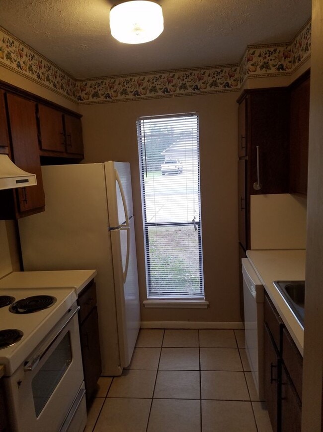 Building Photo - 412-414 Brentwood