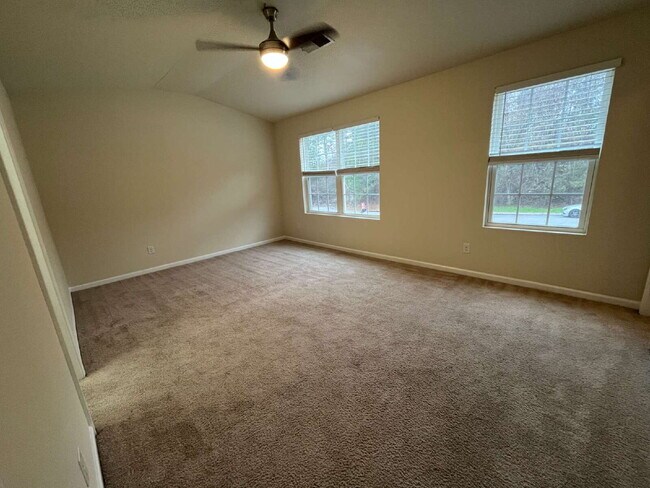 Building Photo - Modern 2019 East Point Home: Open Concept Living, Prime Location & Easy ATL Commute!