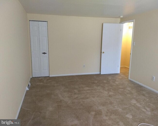 Building Photo - 743 Jackson St