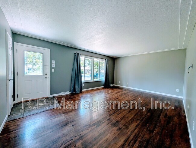 Building Photo - 9342 Trenton Ln N
