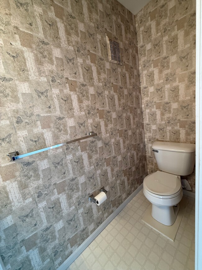 Powder Room - 6560 Brier Lake Rd