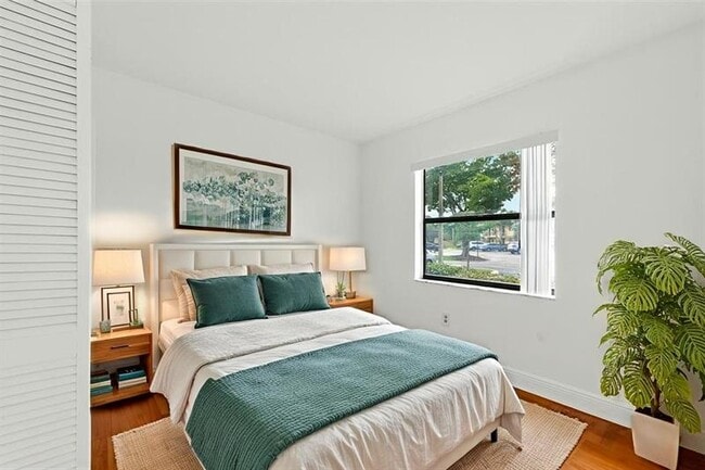 Building Photo - 141 NW 93rd Ave