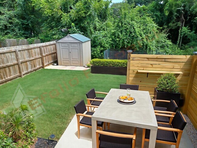 Building Photo - Beautiful Energy Efficient 3-BR Home w/Solar Panels at Lincoln Heights! Available Now!