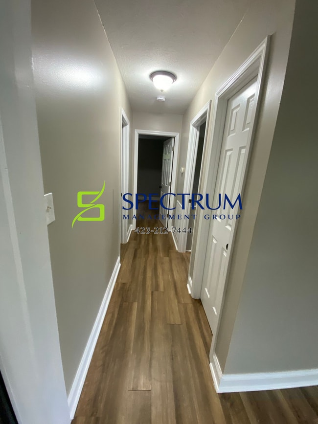 Building Photo - Remodeled 3 Bedroom home