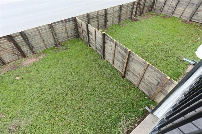 Building Photo - 9504 Menchaca Rd