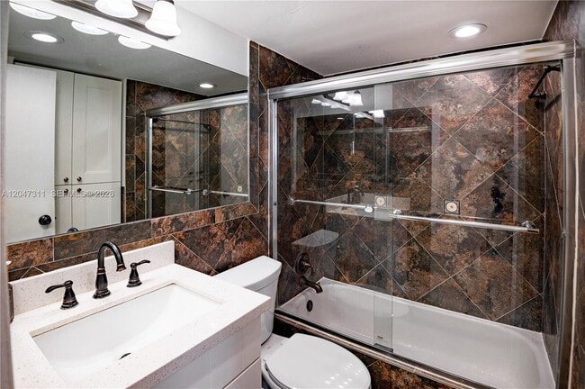 Building Photo - 7545 E Treasure Dr