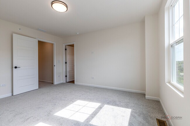 Building Photo - 157 Yorktown Ct