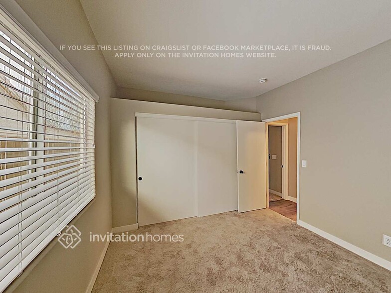 Building Photo - 532 Viva Serenade Way