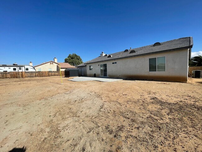 Building Photo - Apple Valley Home in The Vineyards- 3 Bedrooms, 2 Bathrooms, 2 Car Garage, New Flooring