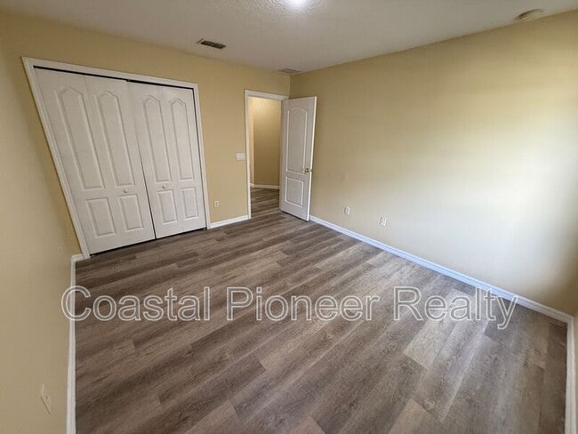 Building Photo - 5320 Lorilawn Dr